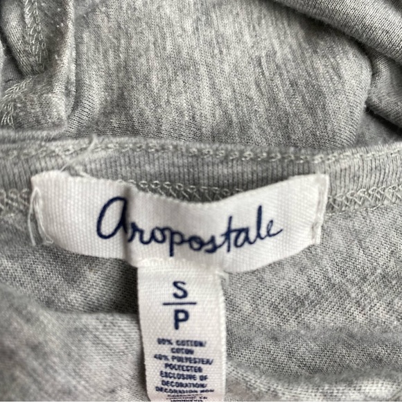 Grey Aeropostale Shirt with Open Back - Picture 4 of 7